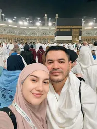 Potret Irish Bella Minta Doa Jelang Wukuf di Arafah, Berharap Ibadah Haji Lancar - Sedang Program Hamil