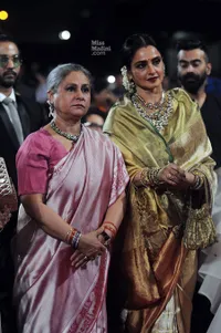 Potret Jaya Bachchan Ternyata Pernah Undang Rekha Makan Untuk Tegaskan: Amitabh Bachchan Milikku!