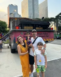 Potret Jedar Lanjut Liburan di Singapura, Bumil Mendadak Gak Doyan Es Krim - Anak-anak Gembira Naik Bebek