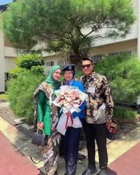 Potret Juliana Moechtar Jenguk Anak Sambung yang Sekolah di Taruna Nusantara, Peluk Tangis Haru Lepas Rindu