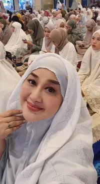 Potret Kabar Paramitha Rusady Aktris Senior yang Awet Cantik, Jadi Puteri Perdamaian - Naik Haji Tahun Ini