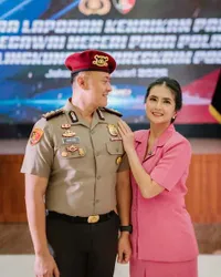 Potret Kadek Devi Dampingi Suami Naik Jabatan, Cantik dan Anggun dengan Seragam Ibu Bhayangkari