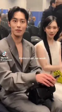 Potret Karina aespa dan Lee Jae Wook Saat Hadiri Event Prada di Milan, Akrab Banget dan Selalu Bersama