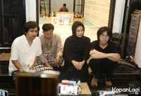 Potret Karina Ranau di Tahlil 7 Harian Epy Kusnandar, Lelah dan Pucat