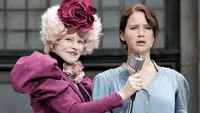 Potret Karir Elizabeth Banks, Dari 'HUNGER GAMES'-Jadi Sutradara