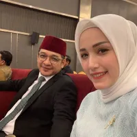 Potret Kebahagiaan Pasha Ungu Saat Wisuda, Suasana Mendadak Haru Ketika Dirinya Nyanyikan Sebuah Lagu Hibur Seorang Ayah yang Wakili Anaknya Tak Bisa Hadir Karena Meninggal Waktu Gempa Palu