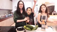 Potret Kebersamaan Arumi Bachsin dengan Dua Anaknya, Mama Cantik Rasa Kakak