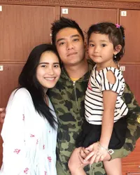 Potret Kebersamaan Ayu Ting Ting dan Boy William di Kamar Mandi