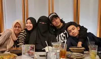 Potret Kebersamaan Umi Pipik dan Keempat Anaknya yang Jarang Tersorot, Wajah Cantik Adiba Khanza Bikin Salfok