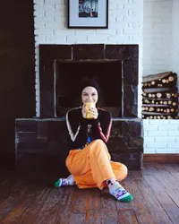 Potret Kece Tantri Namirah, Ibu Satu Anak yang Punya Gaya Bak Remaja!