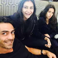 Potret Kedekatan Arjun Rampal dan Putrinya, Romantis Bikin Iri