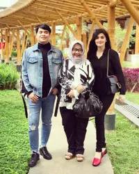 Potret Kedekatan Billy Syahputra dan Hilda, Disebut Pebinor