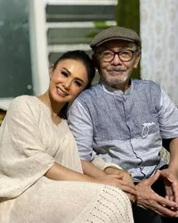 Potret Kedekatan Yuni Shara dengan Ayah dan Keluarga di Bali yang Jarang Tersorot, Manis