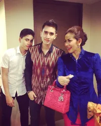 Potret Kehangatan Venna Melinda dan 2 Putranya Setelah Lama Pisah