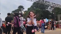 Potret Keisha Anak Perempuan Arumi Bachsin Nonton Konser BLACKPINK Ditemani Emil Dardak, Ekspresi Sang Ayah Jadi Sorotan