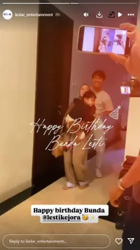 Potret Kejutan Ultah Lesti Kejora, Penuh Kehangatan Bareng Rekan Terdekat