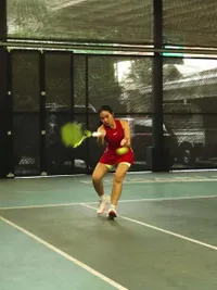 Potret Kejutan Ultah Yura Yunita yang ke-34 dari Suami dan Teman-teman Saat Main Tenis, Nagita Ikut Bergembira!