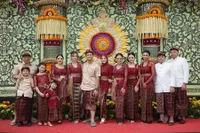 9 Potret Keluarga Anang Kumpul di Nikahan Kakak Sarah Menzel, Kris Dayanti dan Ashanty Bersatu - Ada Aaliyah Massaid