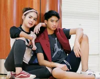 Potret Kemesraan Devano, Putra Iis Dahlia Dengan Stefhanie Zamora