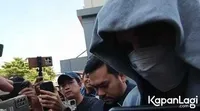Potret Kemunculan Perdana Fachri Albar Usai Ditangkap Polisi, Dinyatakan Positif Konsumsi Narkoba