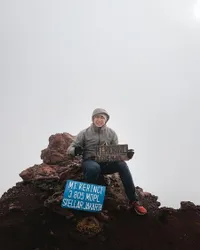 Potret Kenny Austin yang Dikabarkan Bakal Nikahi Amanda Manopo, Suka Naik Gunung