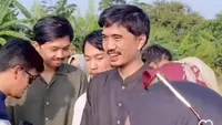 Potret Kesederhanaan Duta Sheila on 7 yang Membaur dengan Tetangga, Main Voli dan Aktif Ronda