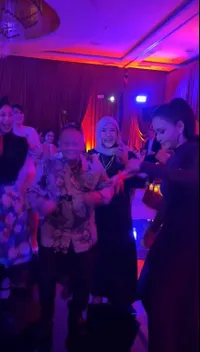 Potret Keseruan Sang Ayah di Pesta Ultah Maia Estianty yang Ke-50, Asyik Berjoget 