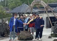 Potret Keseruan Super Junior & TVXQ Naik Jeep di Lava Tour Merapi