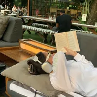 Potret Khirani Trihatmodjo Liburan di Bali Tanpa Mayangsari, Cantik Pamer Punggung Terbuka