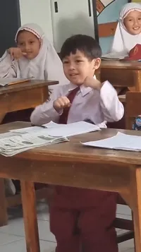 7 Potret Kiano dan Kenzo Anak Baim Wong Main Film Jadi Anak SD, Ternyata Keinginan Mereka Sendiri