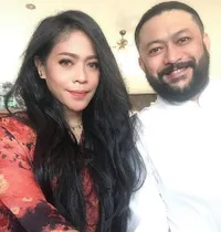 Potret Kikan Namara dengan Udzir Harris, Kemesraan yang Jarang Tersorot - Kini Suami Sedang Sakit