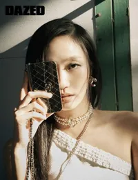 Potret Kim Go Eun X Channel, Bergaya Chic Punk di Cover Dazed Magazine