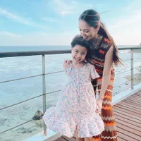 Potret Kompak Cathy Sharon dan Putrinya yang Jarang Tersorot, So Cute