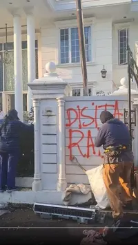 Potret Kondisi Terbaru Rumah Uya Kuya yang Dijarah Massa, Ada Tulisan Disita Rakyat