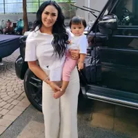 Potret Krisdayanti yang Baru Rayakan Ulang Tahun ke-48, Ini Sederet Perawatan Kecantikan Rahasia Wajah Cantik Nenek Ameena Tampak Awet Muda