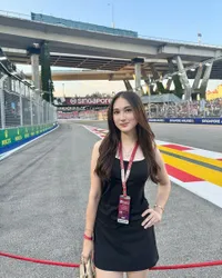 Potret Laura Moane Nonton F1 di Singapura, Ramai Didoakan Dapat yang Lebih Baik