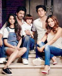 Potret Lengkap Keluarga Shahrukh Khan, Aryan Khan Super Cool