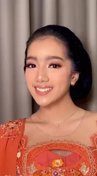 Potret Leticia Joseph Tampil Manglingi Sanggulan dan Berkebaya, Anak Bali Jadi Putri Solo