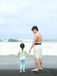 7 Potret Liburan Atta Halilintar di Bali, Asyik Main di Pantai Bareng Ameena