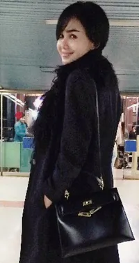 Potret Liburan Cantik di Belanda Ala Yuni Shara, Berbunga-Bunga!