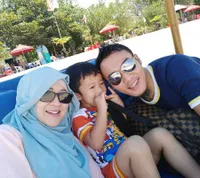 Potret Liburan Hangat Keluarga Okie Agustina & Gunawan di Bali