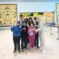 Potret Liburan Pasha Ungu dan Adelia Bersama Enam Anaknya ke Thailand, Meriah Ajak ART Juga