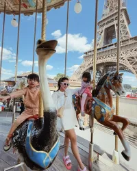 Potret Liburan Syahnaz Sadiqah Ajak Si Kembar di Paris, Tampil Cantik Bak ABG - Pamer Kaki Langsing