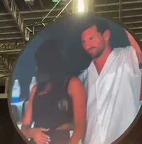 7 Potret Lionel Messi 'Keciduk' Nonton Konser Coldplay Bareng Istri, Sempat Malu-Malu