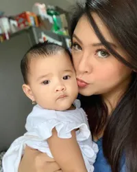 Potret Lucu Aneska Anak Audy & Iko Uwais, Lebih Mirip Siapa Ya?
