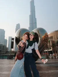 7 Potret Luna Maya dan Millane Fernandez di Dubai, Nikmati Waktu Bareng Bestie