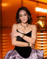 Potret Luna Maya Hadiri Event BVLGARI di Thailand, Satu Meja dengan Lisa BLACKPINK - Mai Davika Sudah Jadi Bestie