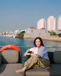Potret Maia Estianty Santai Naik Yacht Mewah, Wajah Cantik Makin Muda Jadi Sorotan