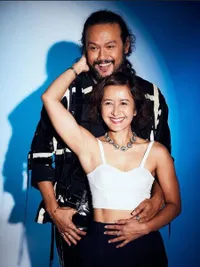Potret Manis Dwi Sasono dan Widi Mulia, Tetap Mesra di 17 Tahun Pernikahan