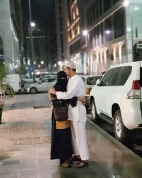 Potret Manis Rifky Balweel & Biby Alraen Saat Jalani Ibadah Umrah